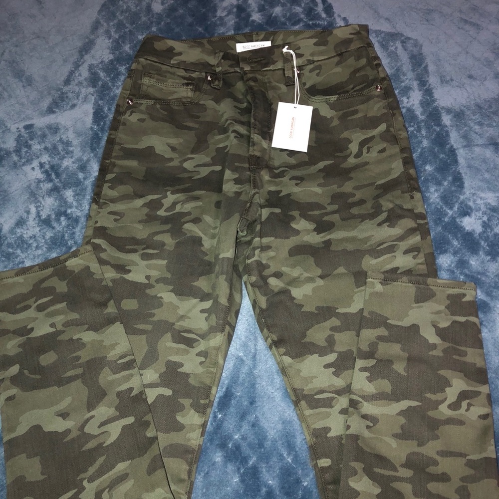 Good American Camouflage Jeans